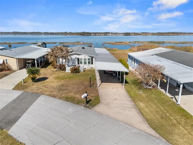 $249,900 | 6825 South Lake Henry Drive, Winter Haven, FL 33881