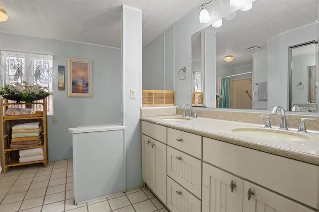 $249,900 | 6825 South Lake Henry Drive, Winter Haven, FL 33881