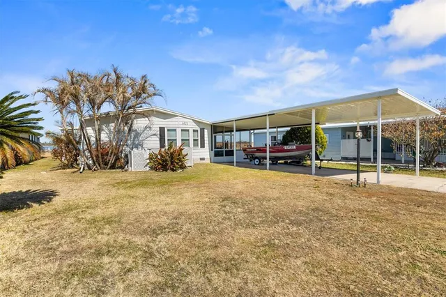 $249,900 | 6825 South Lake Henry Drive, Winter Haven, FL 33881