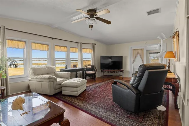 $249,900 | 6825 South Lake Henry Drive, Winter Haven, FL 33881