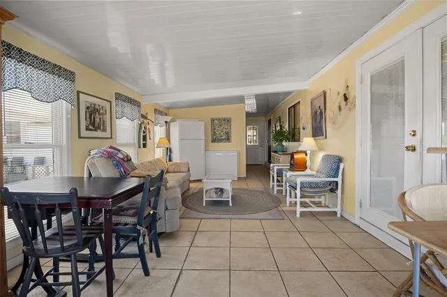 $249,900 | 6825 South Lake Henry Drive, Winter Haven, FL 33881