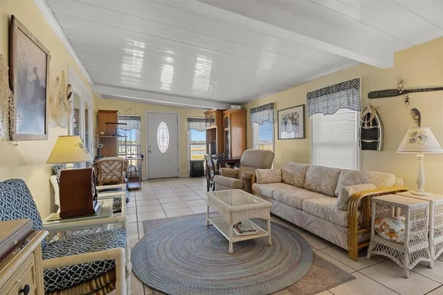 $249,900 | 6825 South Lake Henry Drive, Winter Haven, FL 33881