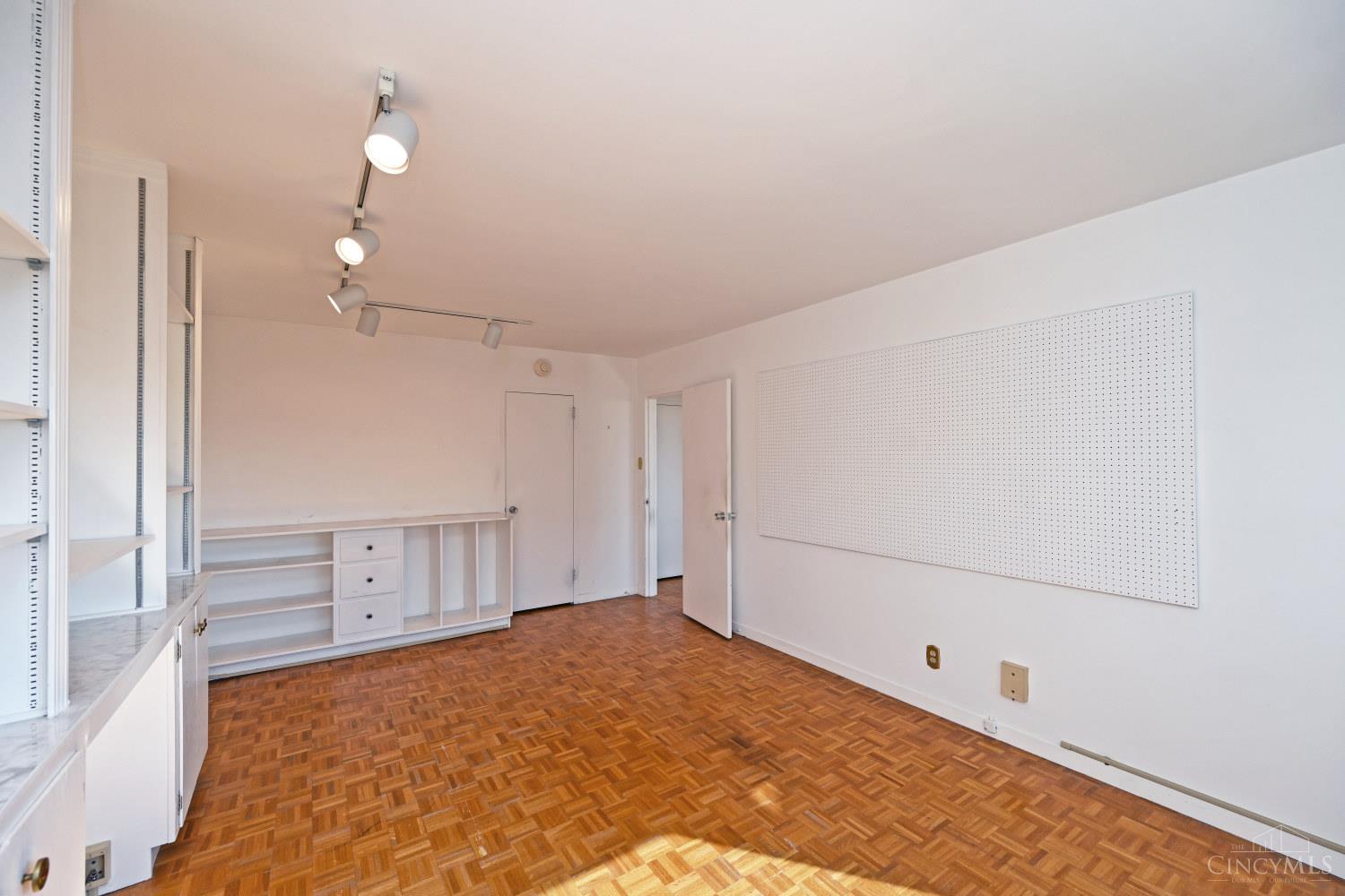 2324 Madison Road, Unit 602 Cincinnati, OH 45208 - Photo 26 of 39 Gallery Image 26