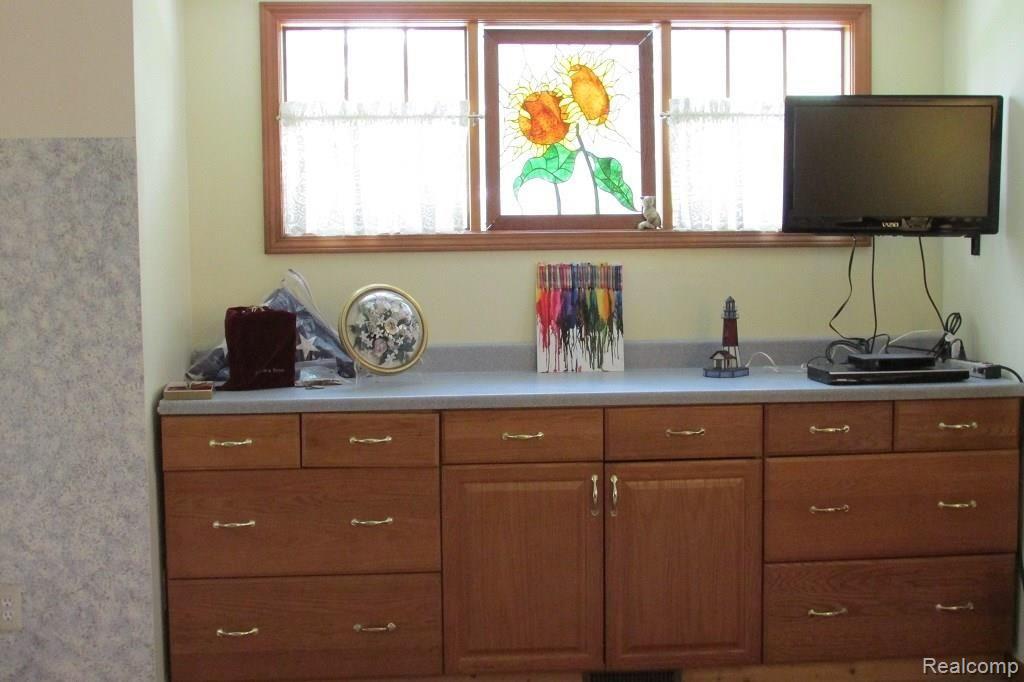 2846 Fenton Road Hartland, MI 48353 - Photo 17 of 33 Master Bedroom Built ins