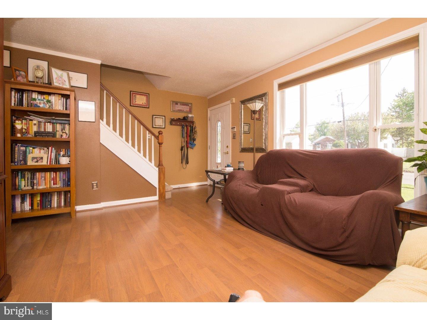 37 Ewingville Road Ewing, NJ 08638 - Photo 3 of 21