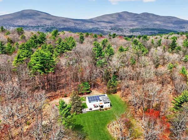 $550,000 | 55 Fischer Lane, Olivebridge, NY 12461