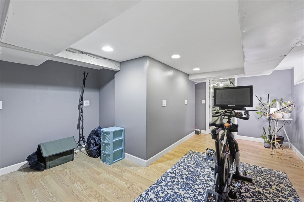 75 Adrian Avenue West Springfield, MA 01089 - Photo 29 of 41