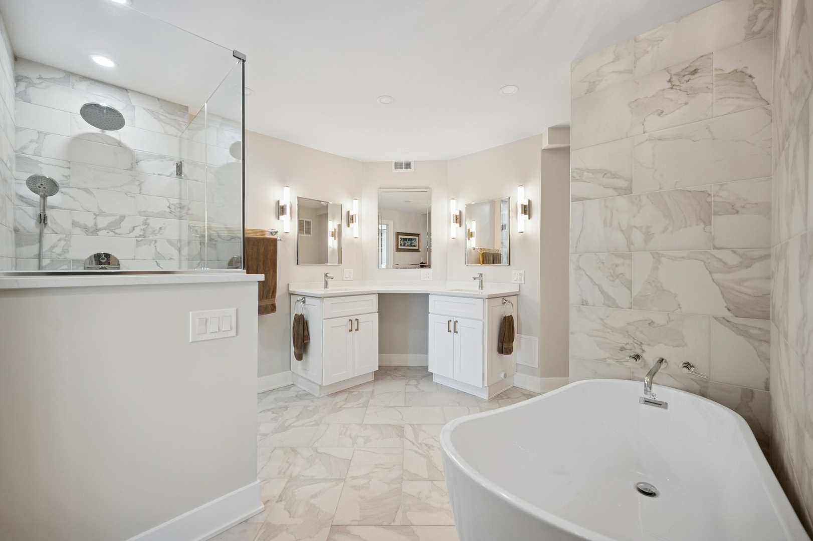 3801 Mission Hills Road, Unit 510 Northbrook, IL 60062 - Photo 13 of 19 a bathroom with a tub sink and mirror