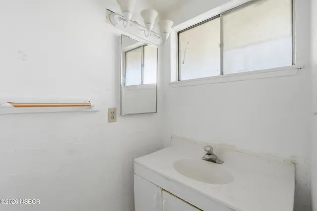 $484,000 | 226 West Creston Street, Santa Maria, CA 93458