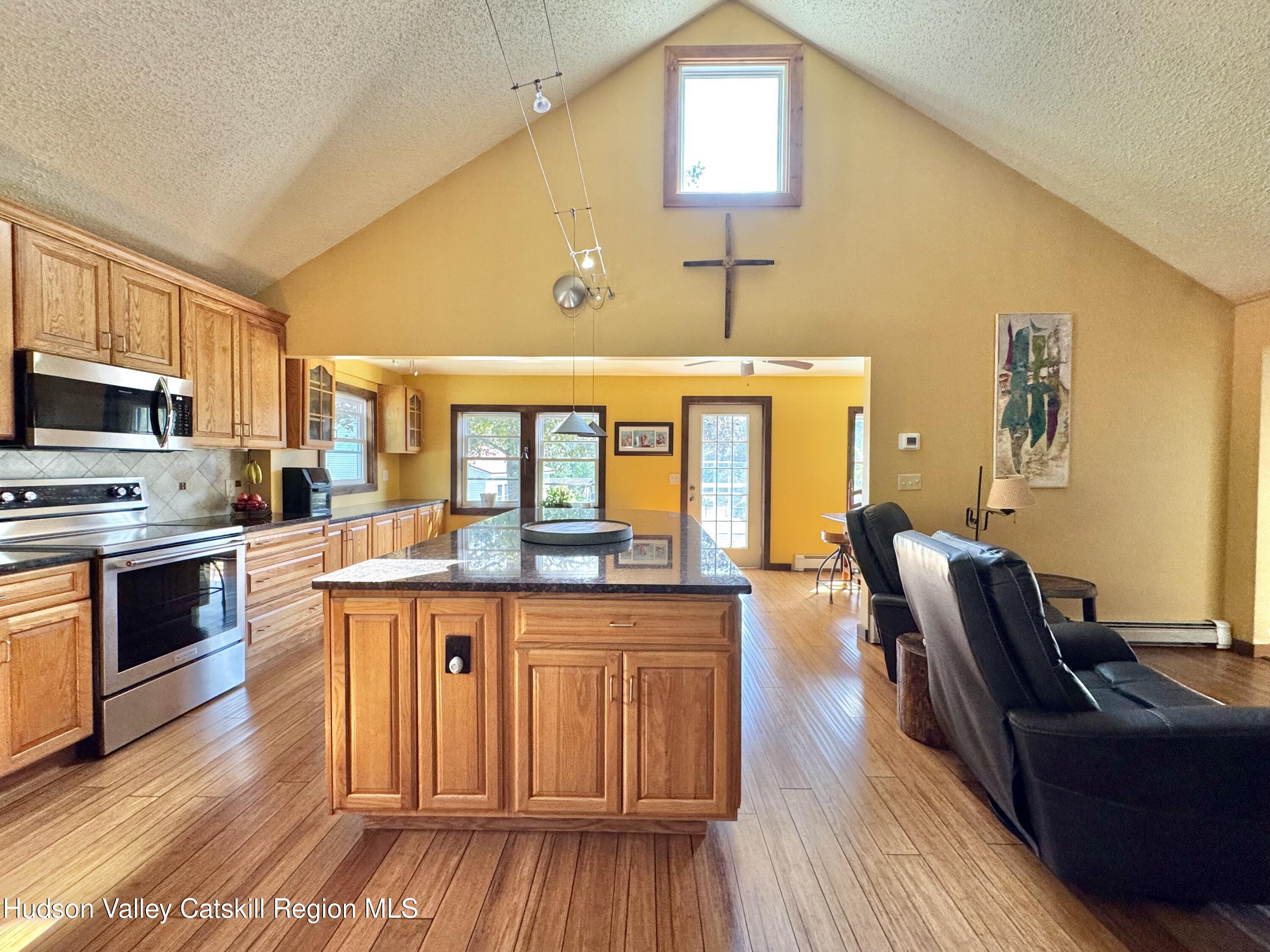 284 Alcove Road Hannacroix, NY 12087 - Photo 5 of 39 6