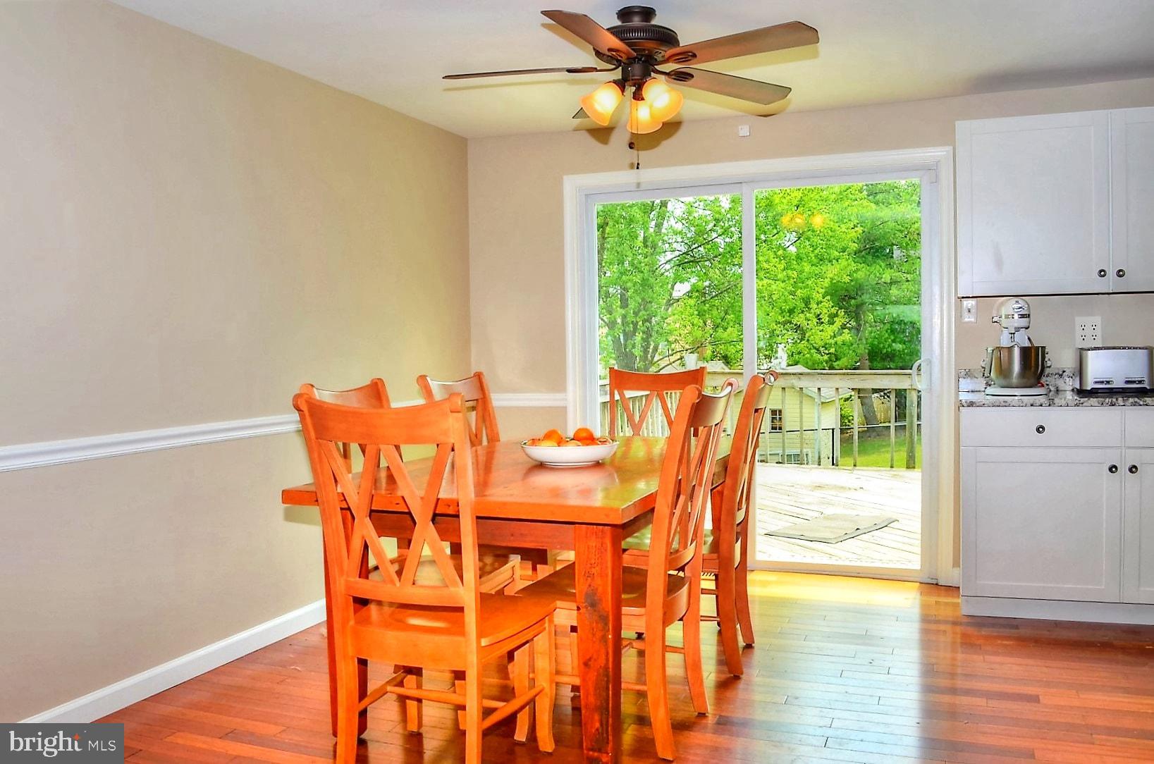 134 North Harrison Road Sterling, VA 20164 - Photo 2 of 22 Dining