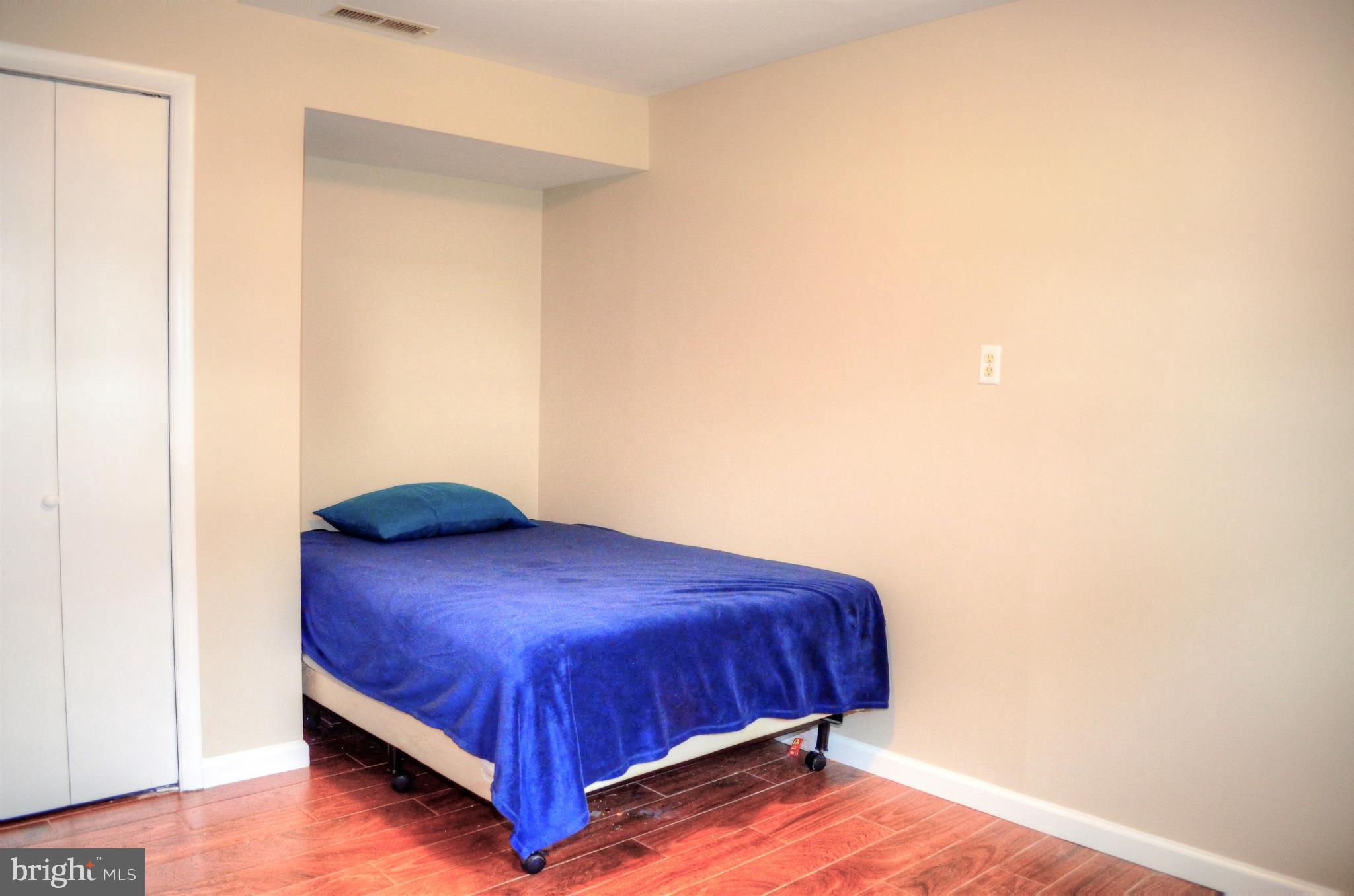 134 North Harrison Road Sterling, VA 20164 - Photo 16 of 22 Bedroom 4 back