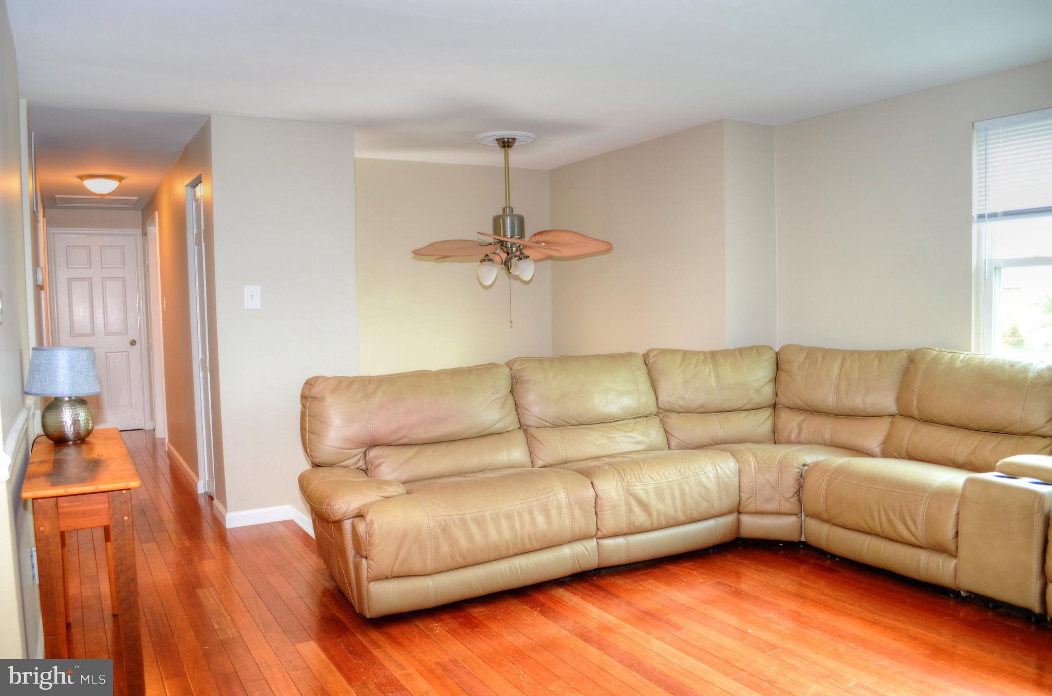 134 North Harrison Road Sterling, VA 20164 - Photo 6 of 22 Living room & Hall
