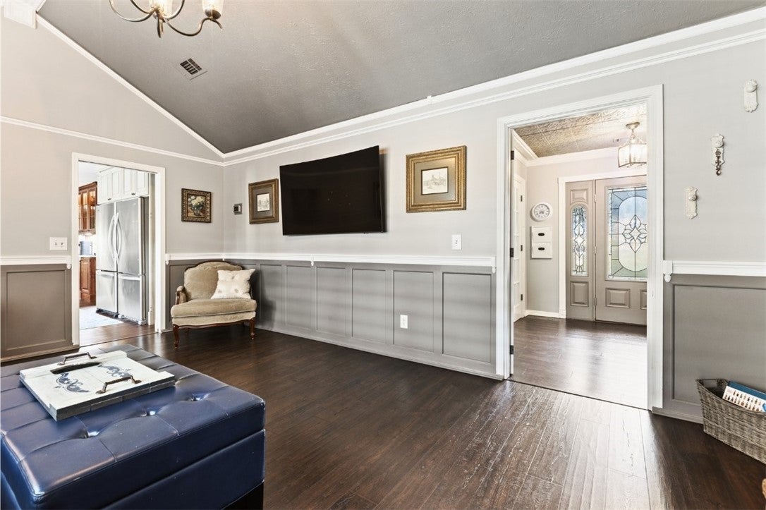 513 Cross Creek Road Auburn, AL 36832 - Photo 3 of 44 family room toward entry door
