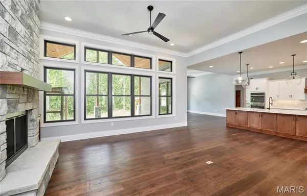 $1,389,000 | 170 Blue Sky Drive, Defiance, MO 63341