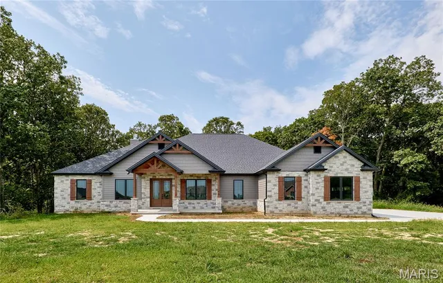 $1,389,000 | 170 Blue Sky Drive, Defiance, MO 63341