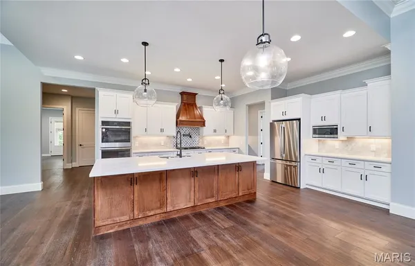 $1,389,000 | 170 Blue Sky Drive, Defiance, MO 63341