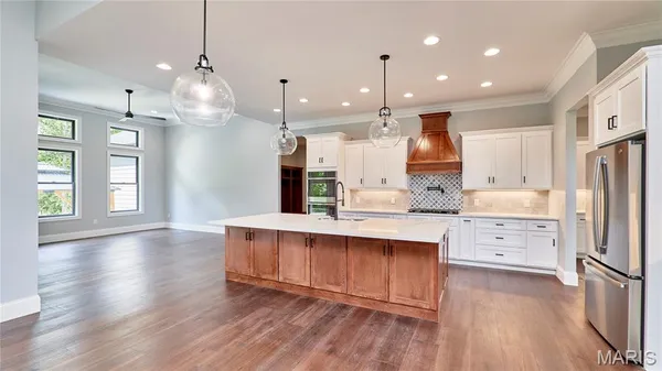 $1,389,000 | 170 Blue Sky Drive, Defiance, MO 63341