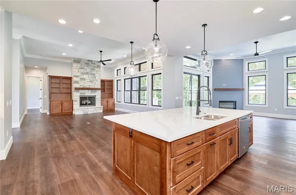 $1,389,000 | 170 Blue Sky Drive, Defiance, MO 63341