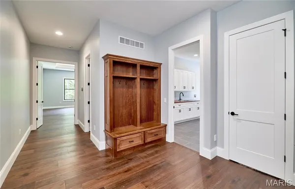 $1,389,000 | 170 Blue Sky Drive, Defiance, MO 63341