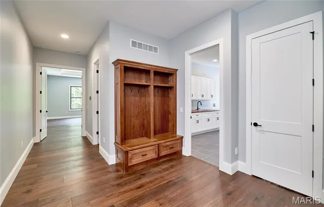 $1,389,000 | 170 Blue Sky Drive, Defiance, MO 63341