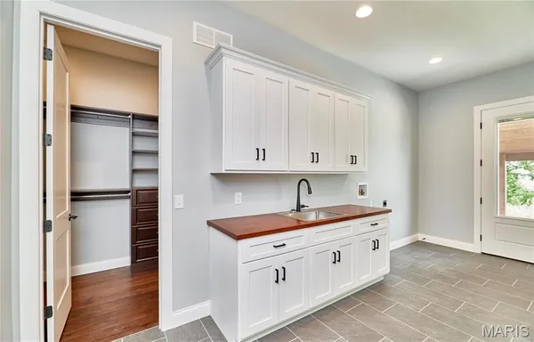 $1,389,000 | 170 Blue Sky Drive, Defiance, MO 63341