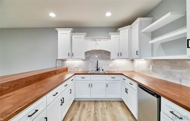 $1,389,000 | 170 Blue Sky Drive, Defiance, MO 63341