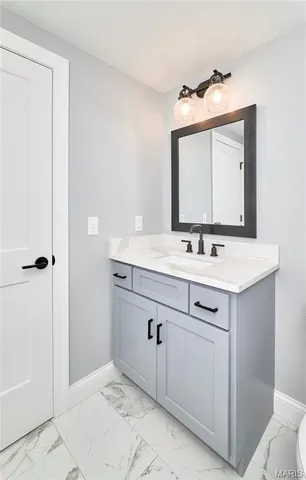 $1,389,000 | 170 Blue Sky Drive, Defiance, MO 63341