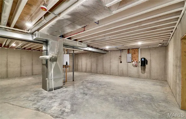 $1,389,000 | 170 Blue Sky Drive, Defiance, MO 63341