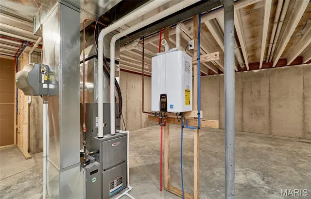 $1,389,000 | 170 Blue Sky Drive, Defiance, MO 63341