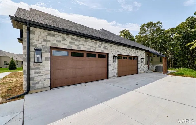 $1,389,000 | 170 Blue Sky Drive, Defiance, MO 63341