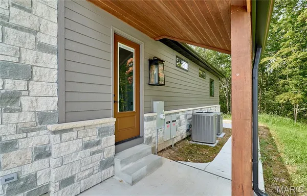 $1,389,000 | 170 Blue Sky Drive, Defiance, MO 63341