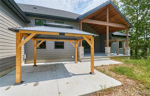 $1,389,000 | 170 Blue Sky Drive, Defiance, MO 63341