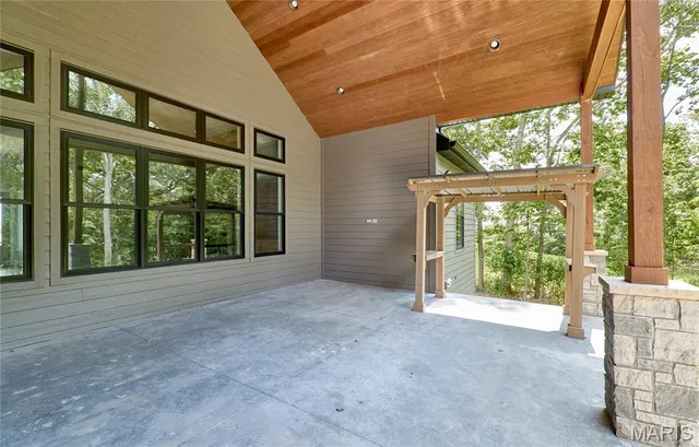 $1,389,000 | 170 Blue Sky Drive, Defiance, MO 63341