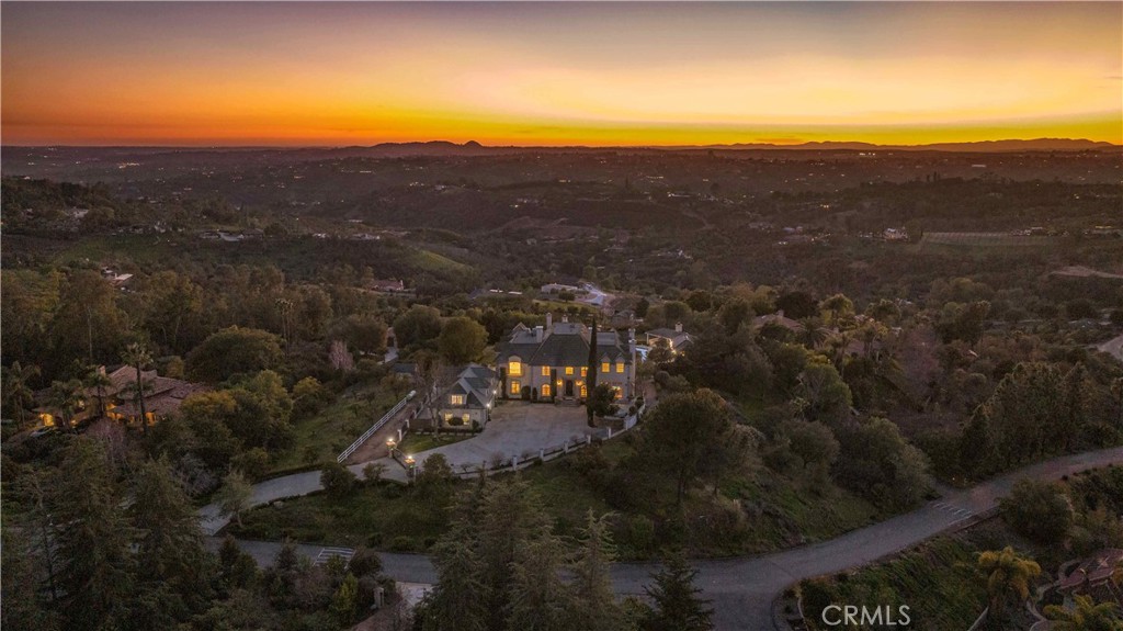 Welcome to "The Pinnicle  of FallbrooK"