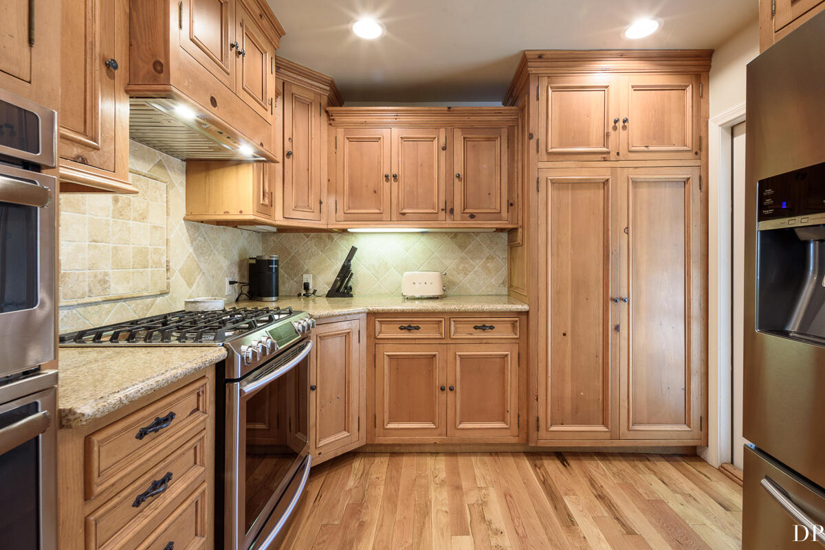 3971 Foothill Road Santa Barbara, CA 93110 - Photo 15 of 32 Kitchen3