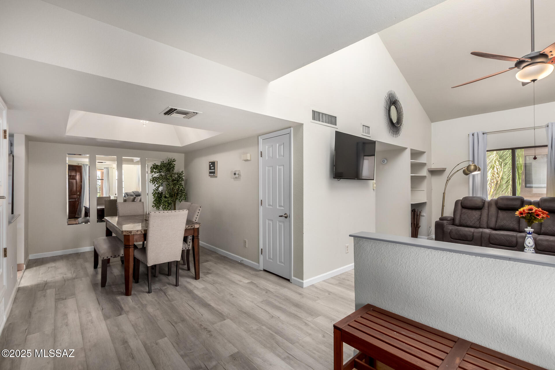 8271 North Oracle Road, Unit 243 Tucson, AZ 85704 - Photo 4 of 27 Gallery Image 4