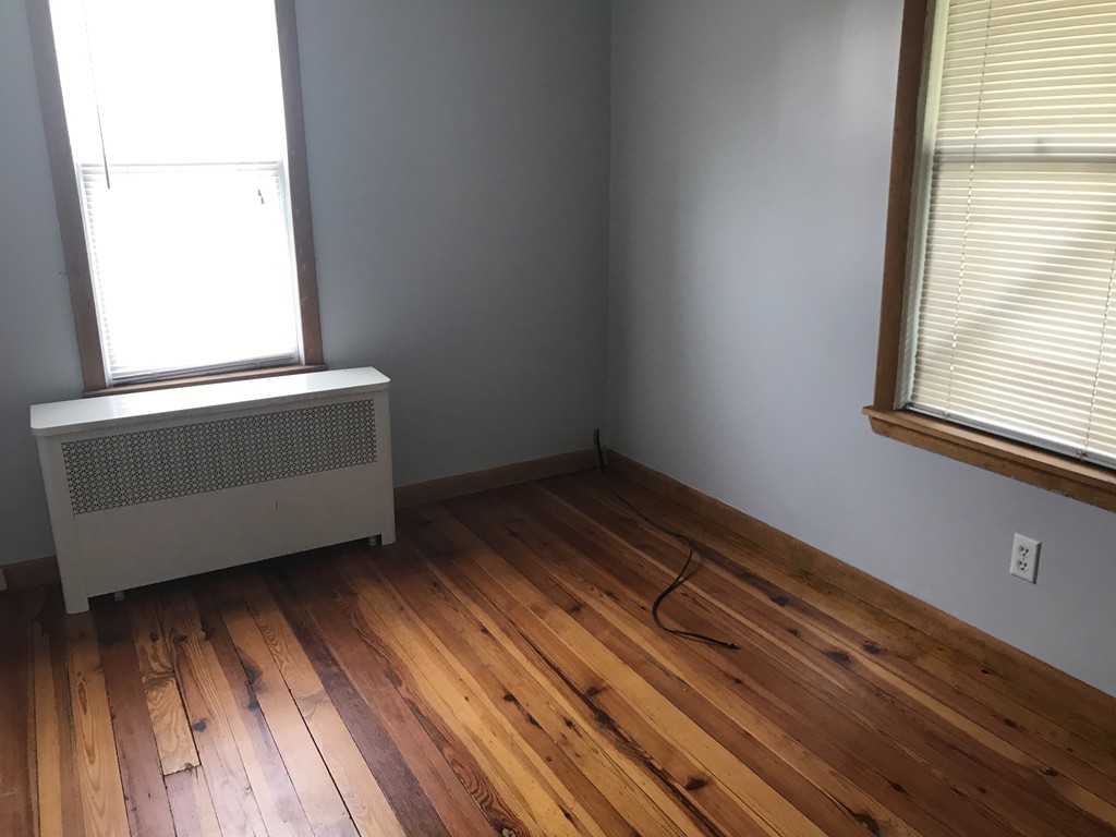 73-75 Lyons Street Springfield, MA 01151 - Photo 12 of 13