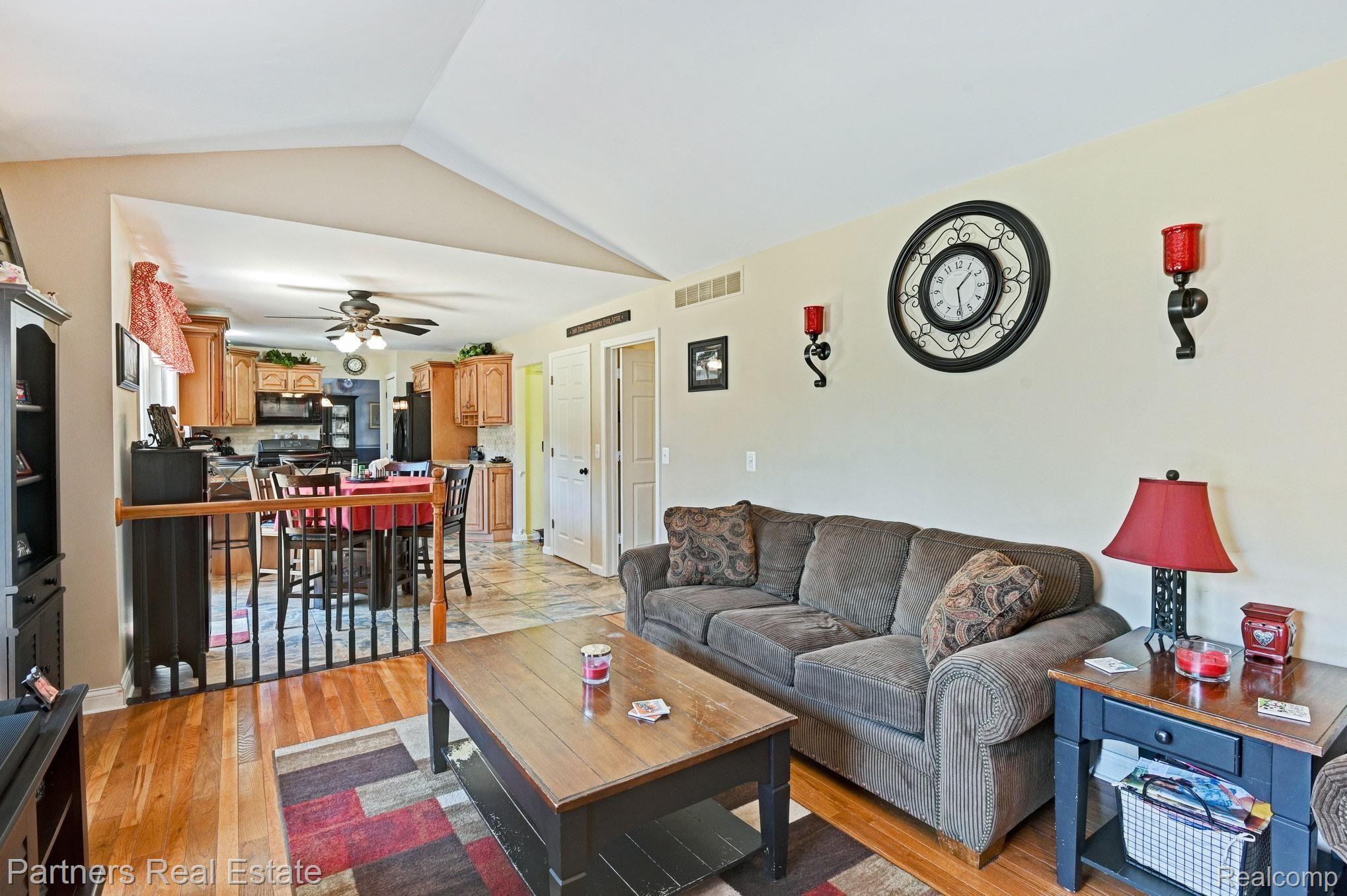 825 Oak Cluster Court Howell, MI 48855 - Photo 17 of 33 CNG_8394_5_6.jpg