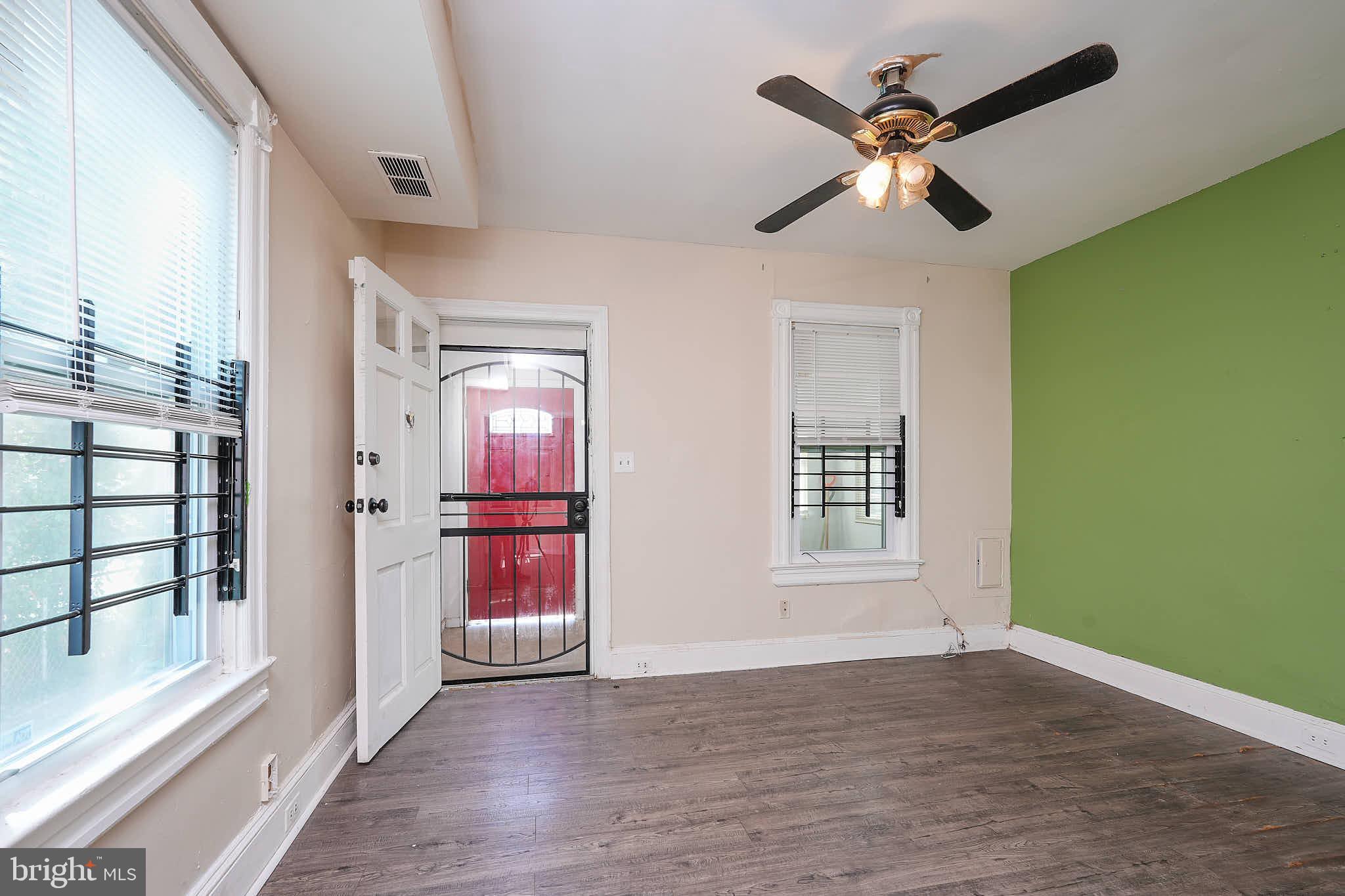322 Raleigh Street Southeast Washington, DC 20032 - Photo 9 of 28 Gallery Image 9