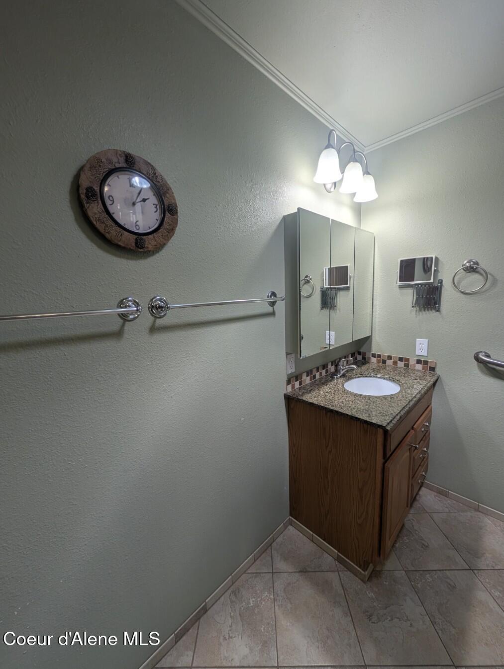 5574 Moyie River Road Bonners Ferry, ID 83805 - Photo 20 of 66 Nicely appointed