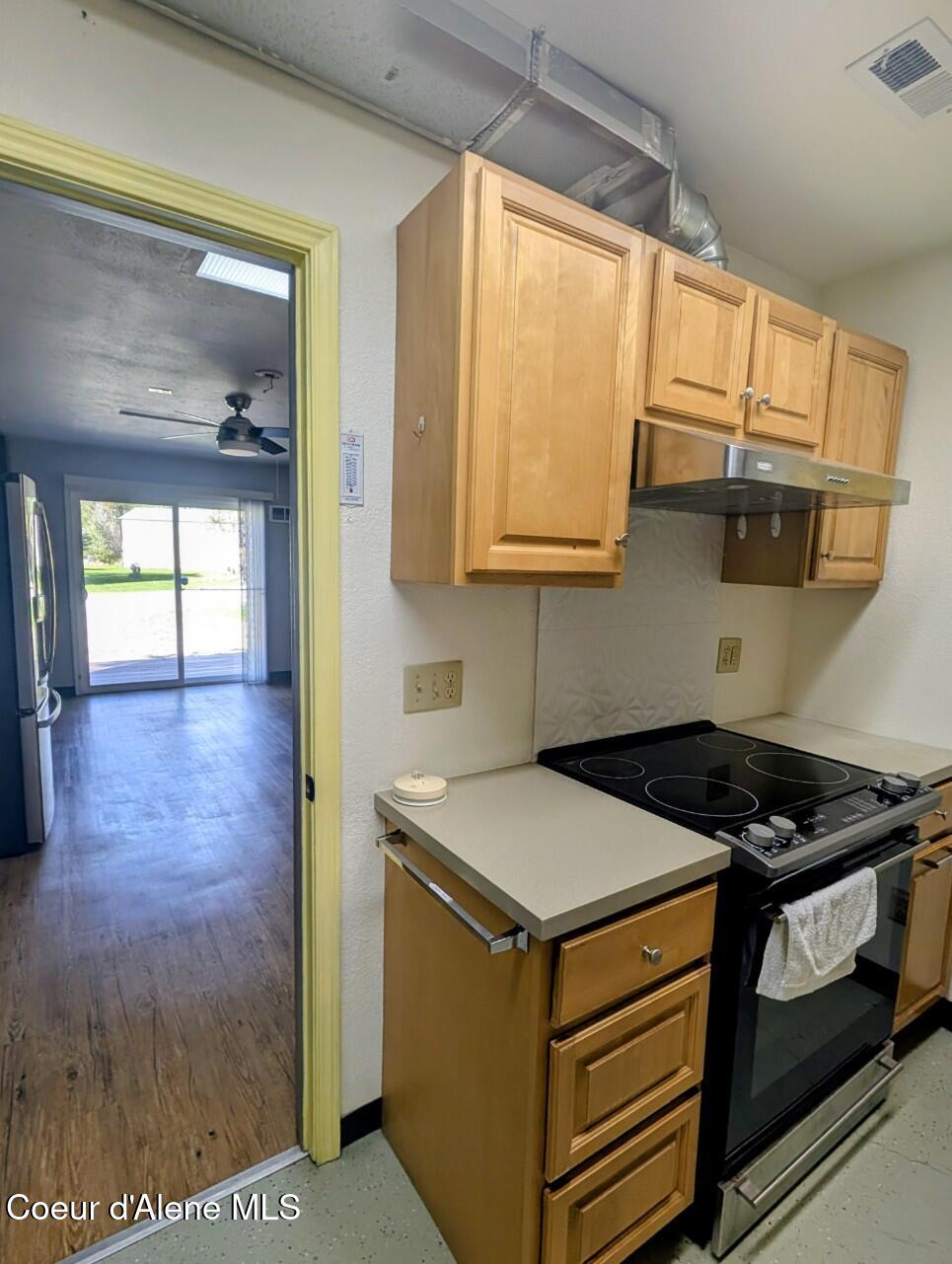 5574 Moyie River Road Bonners Ferry, ID 83805 - Photo 31 of 66 Nice kitchenette area