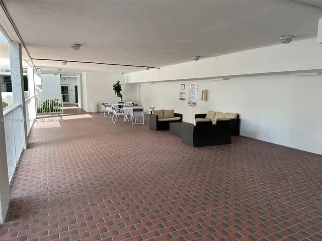 $2,450 | 1666 West Avenue, Unit 512, Miami Beach, FL 33139