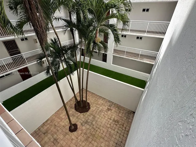 $2,450 | 1666 West Avenue, Unit 512, Miami Beach, FL 33139