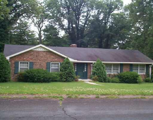 1001 Crown Point Road West Signal Mountain, TN 37377 - Photo 1 of 1 Primary Photo