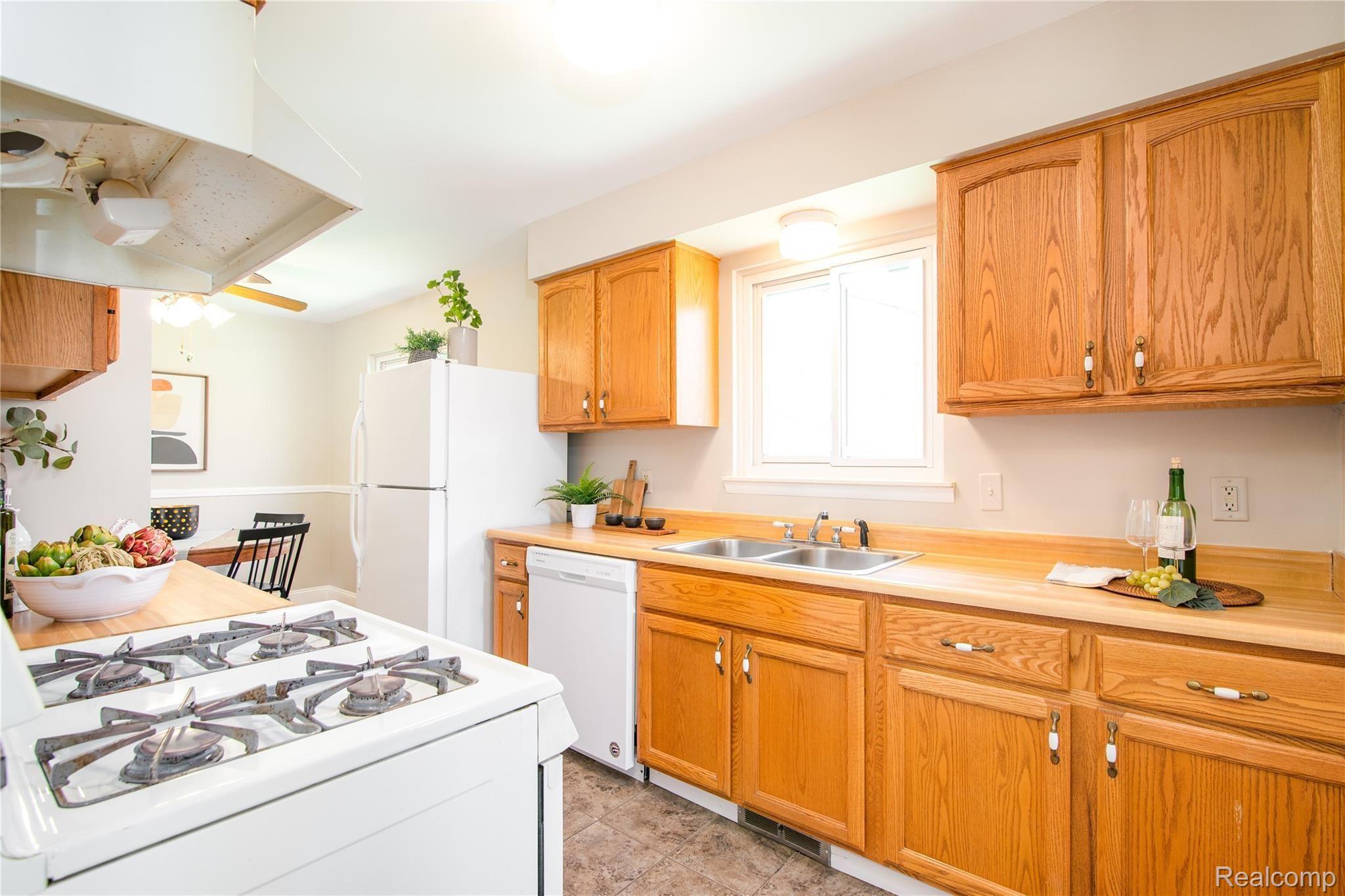 2334 Cole Road Lake Orion, MI 48362 - Photo 15 of 37 2334 Cole Rd-10.JPG