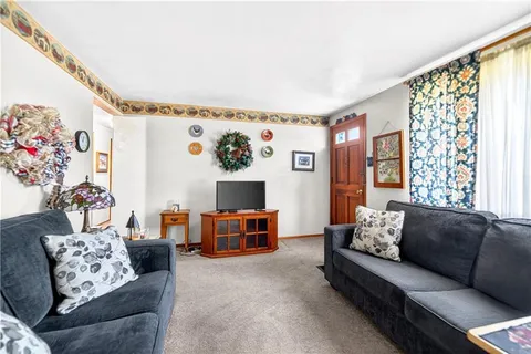 $250,000 | 35 Frances Drive, Coraopolis, PA 15108
