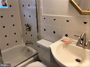 2882 Tuckahoe Road Camden, NJ 08104 - Photo 7 of 13 Tile Bathroom