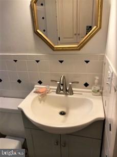 2882 Tuckahoe Road Camden, NJ 08104 - Photo 9 of 13 Bathroom