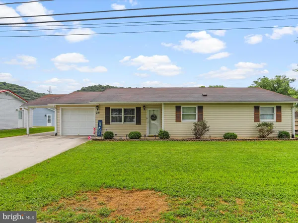 $194,900 | 25 South Hummingbird Street, Keyser, WV 26726